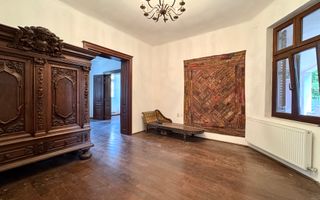 Casă cu farmec aparte, pentru locuit sau birouri,  zona Bălcescu - Poză 1