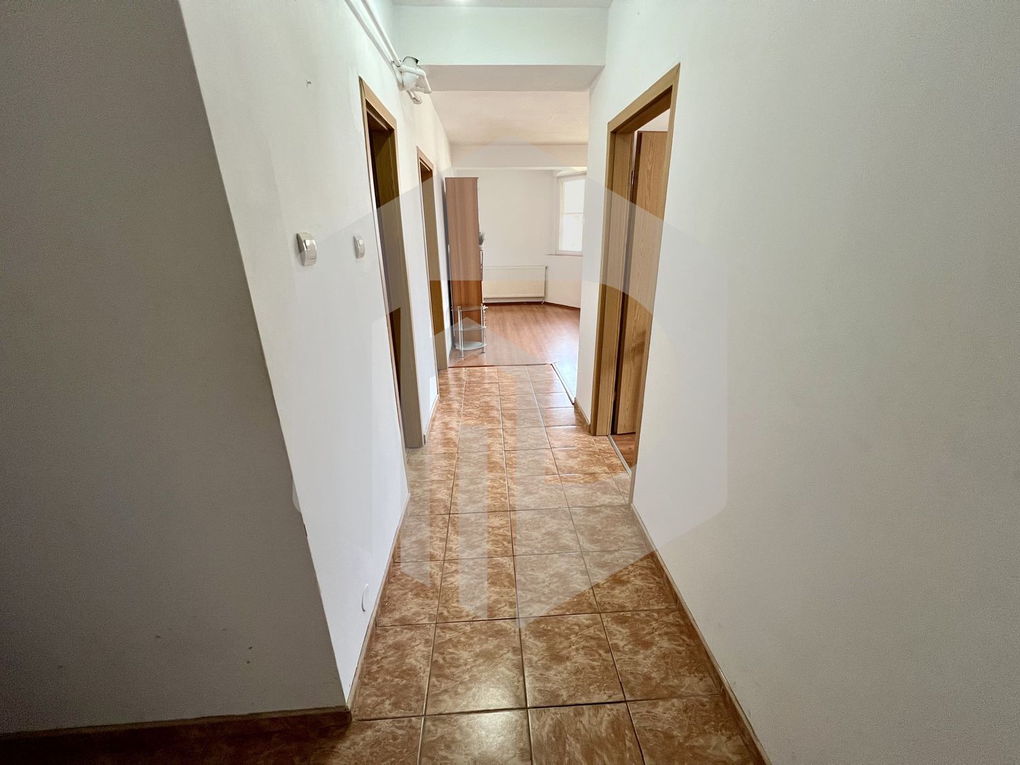 Apartament 3 camere de închiriat-Str.Uzinei-zona Spital/Gara - Poză 5