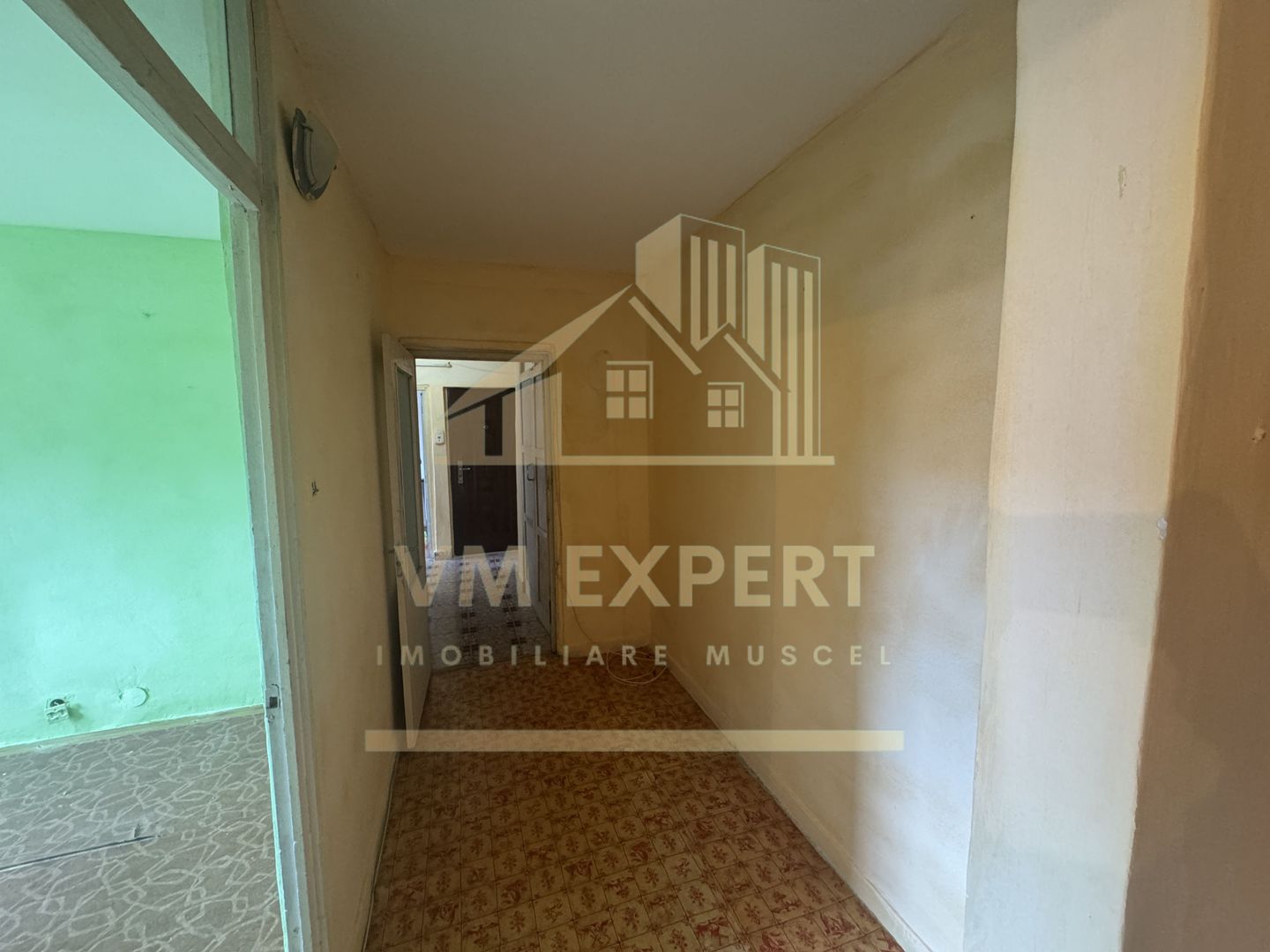 APARTAMENT 3 CAMERE ETAJ 2 GRUI  CAMPULUNG - Poză 4