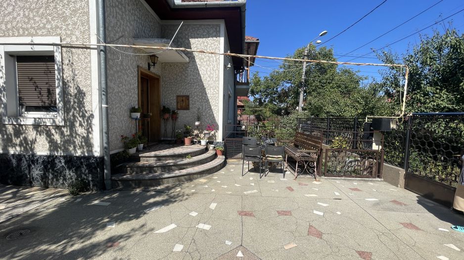 Casa cu teren 1000 mp și front 26 ml în zona Bogdanesti - Poză 1