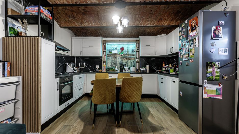 Apartament tip casa, cu gradina proprie, in zona centrala a Aradului - Poză 4