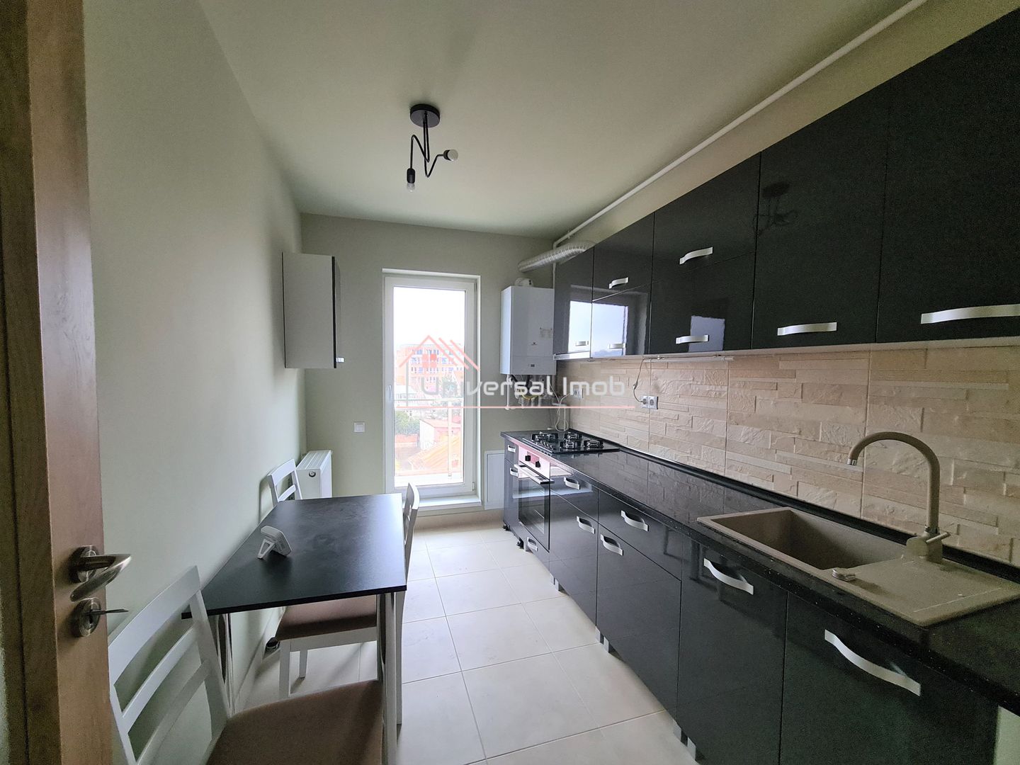 Apartament 2 camere si parcare, pe str. Traian - Poză 5