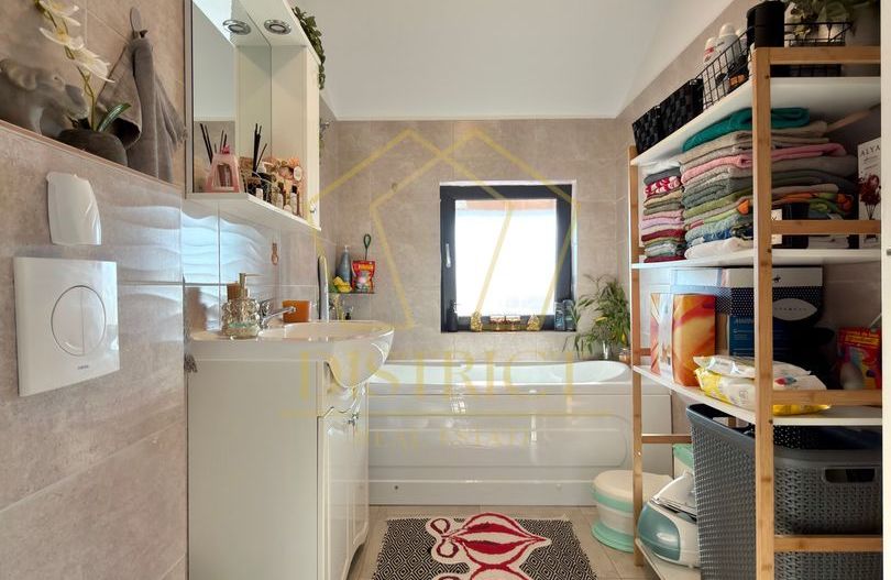 Apartament cu 2 camere complet mobilat si utilat la etajul 1 in Giroc la asfalt. - Poză 13
