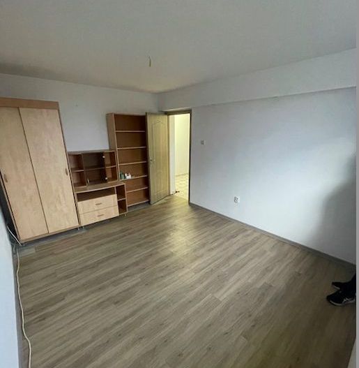 Decomandat si spatios - Poză 6