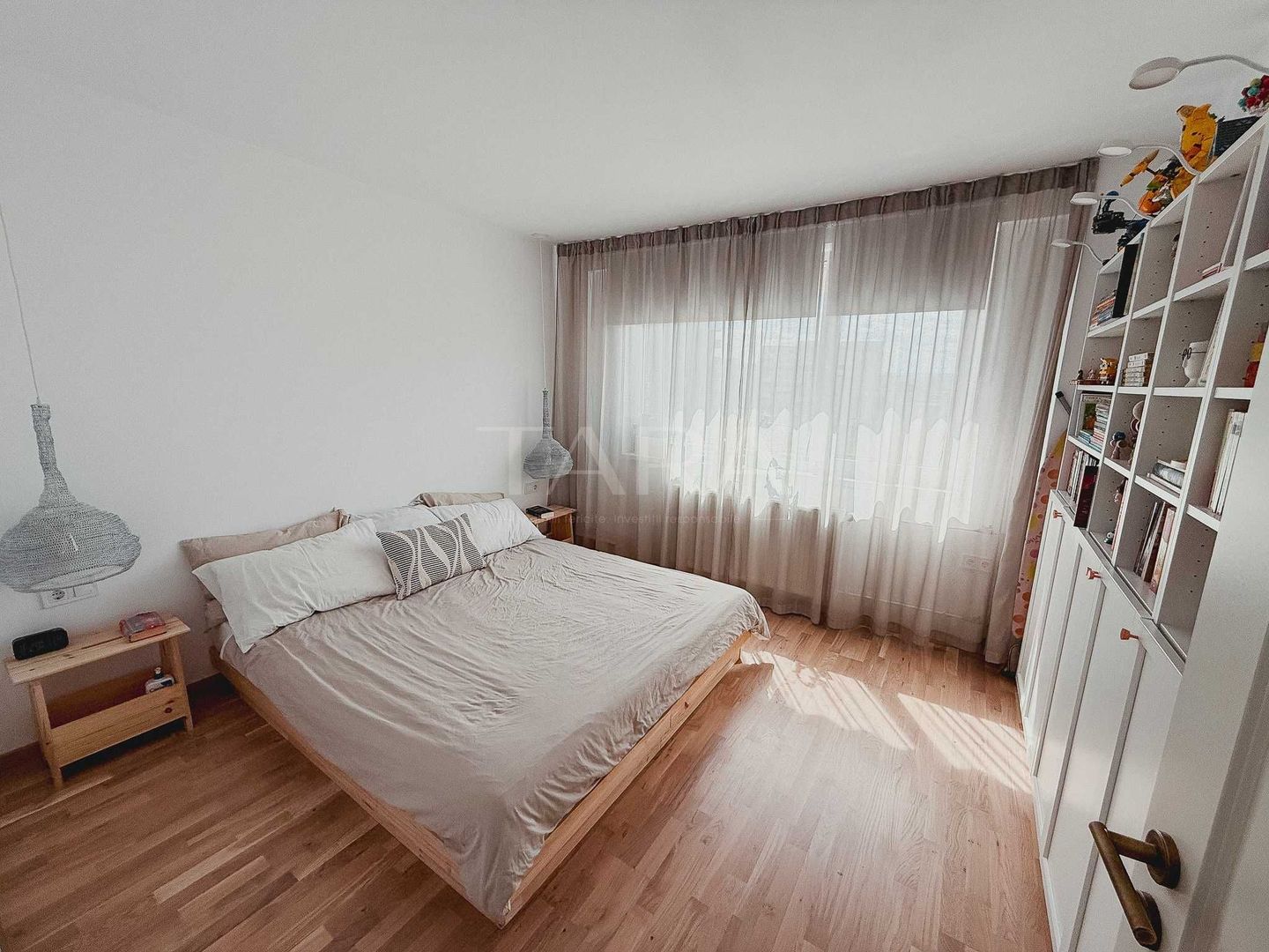 Apartament renovat complet, mobilat ,balcon 9 mp, view panoramic. - Poză 4