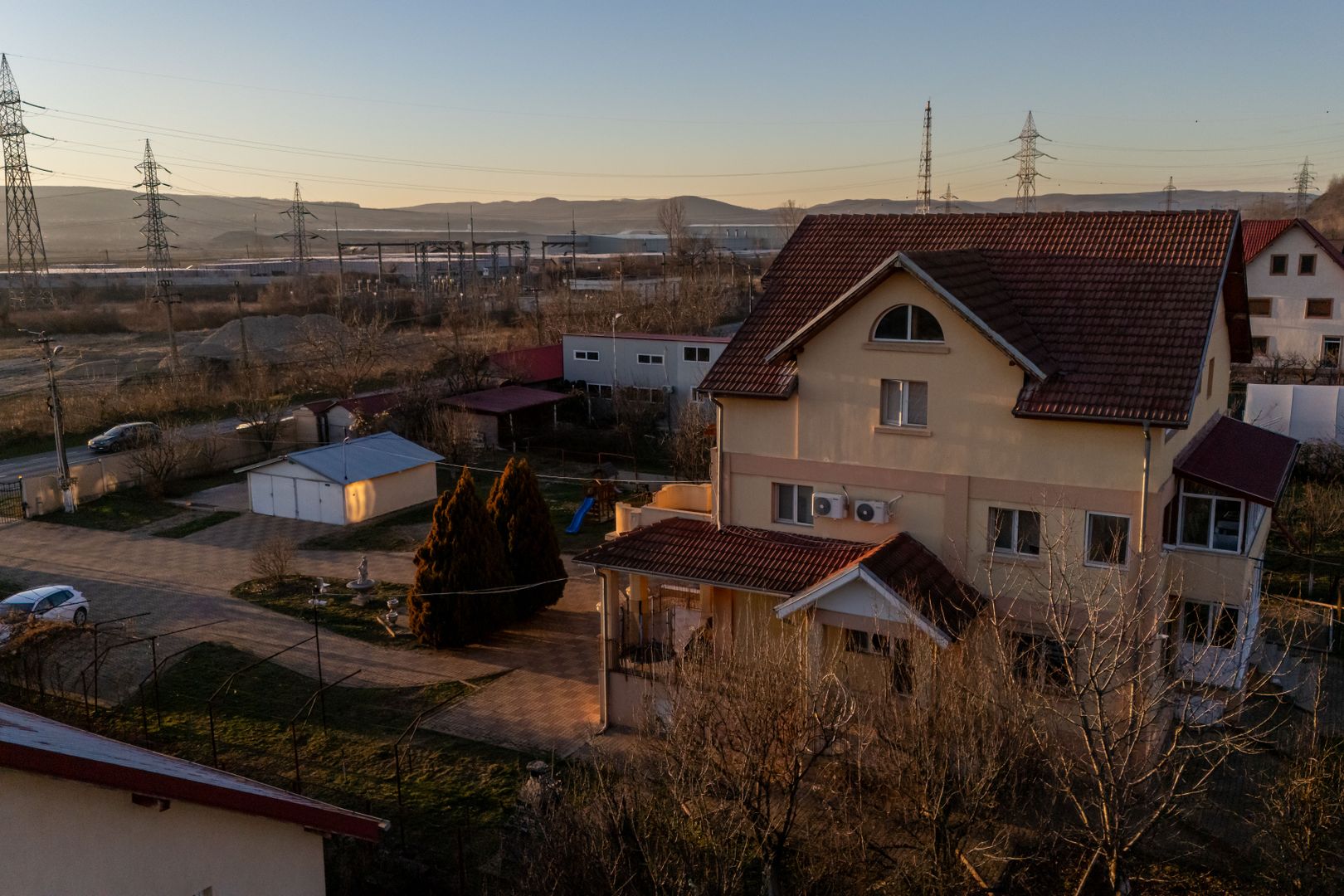 Vila superba | Teren 2300mp | Dealul cu tei | Aninoasa | Doicesti - Poză 6