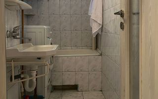 Medicina  | 2 Camere | Renovat Recent. - Poză 9