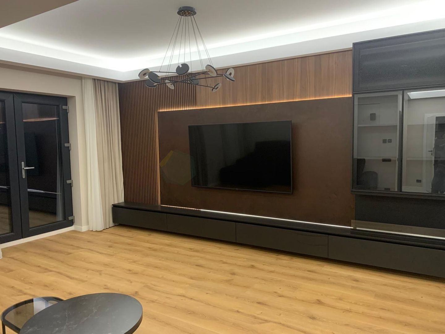 7 camere | VILA noua | 200 mp utili - Poză 2