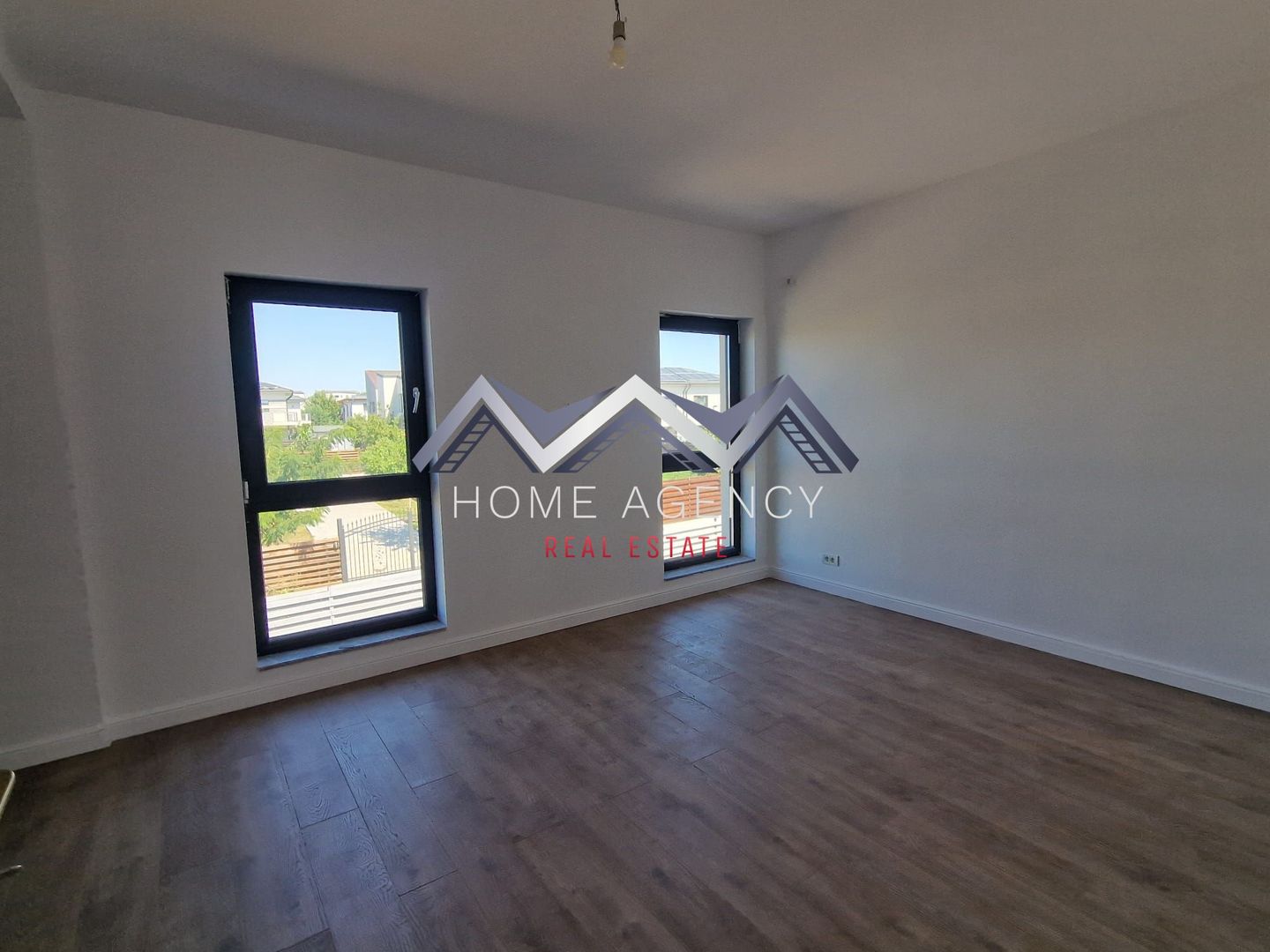 Casă single P+1+Pod în Otopeni - Poză 9