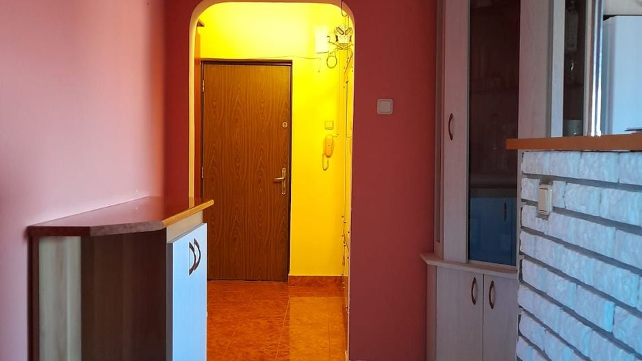Apartament cu o camera, de vanzare, situat in zona Dacia, Oradea. - Poză 4