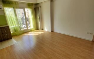 3 CAMERE IN COSMOPOLIS - Poză 7