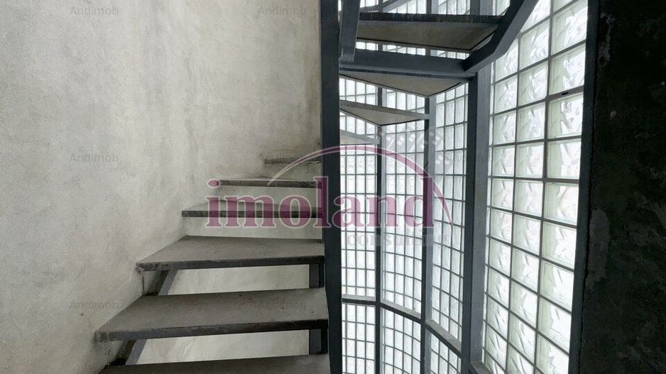 Vanzare vila Ultracentral, singur curte - Poză 3