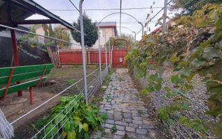 Casa cu teren 491 mp la pret de apartament cu 1 camera in Nicolina - Poză 4