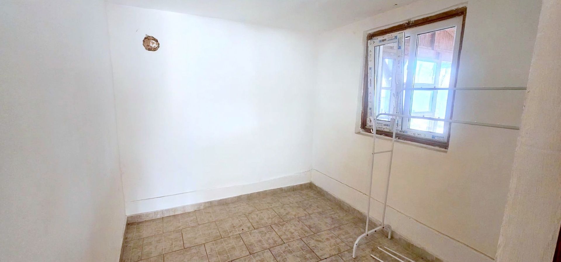 Casa individuala + 900 mp teren proprietate -Sendreni, jud. Galati - Poză 6