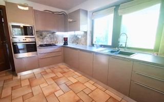 DE INCHIRIAT VILA CU 8 CAMERE, PISCINA SI GRADINA DE 1000MP IN PIPERA - Poză 19