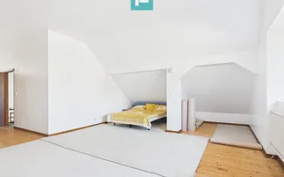 Casă cu 8 camere pentru investiții în Maciova CS - Poză 13