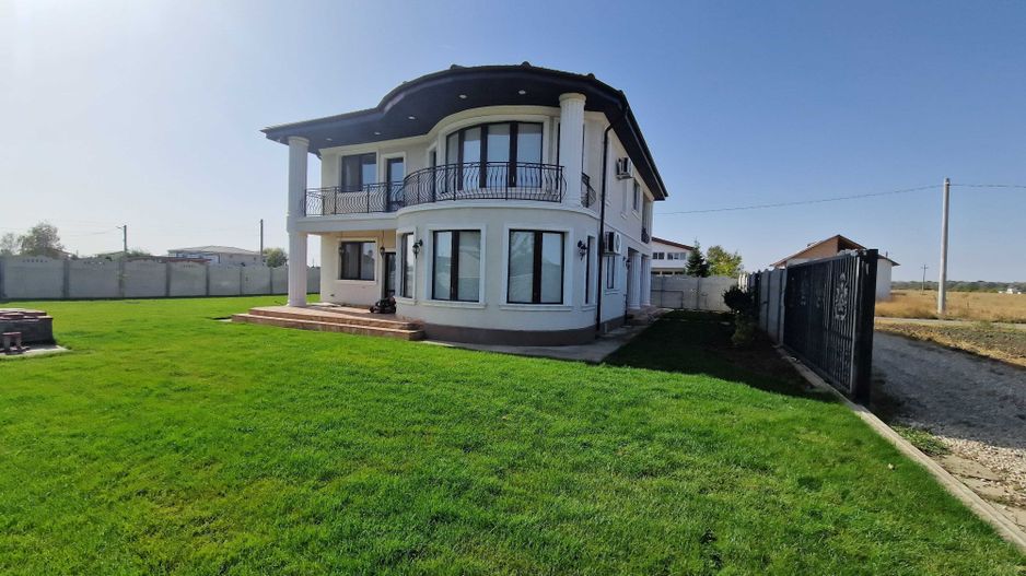 Casă De Închiriat  | Ideală Pentru Locuință Sau Afaceri - Poză 1