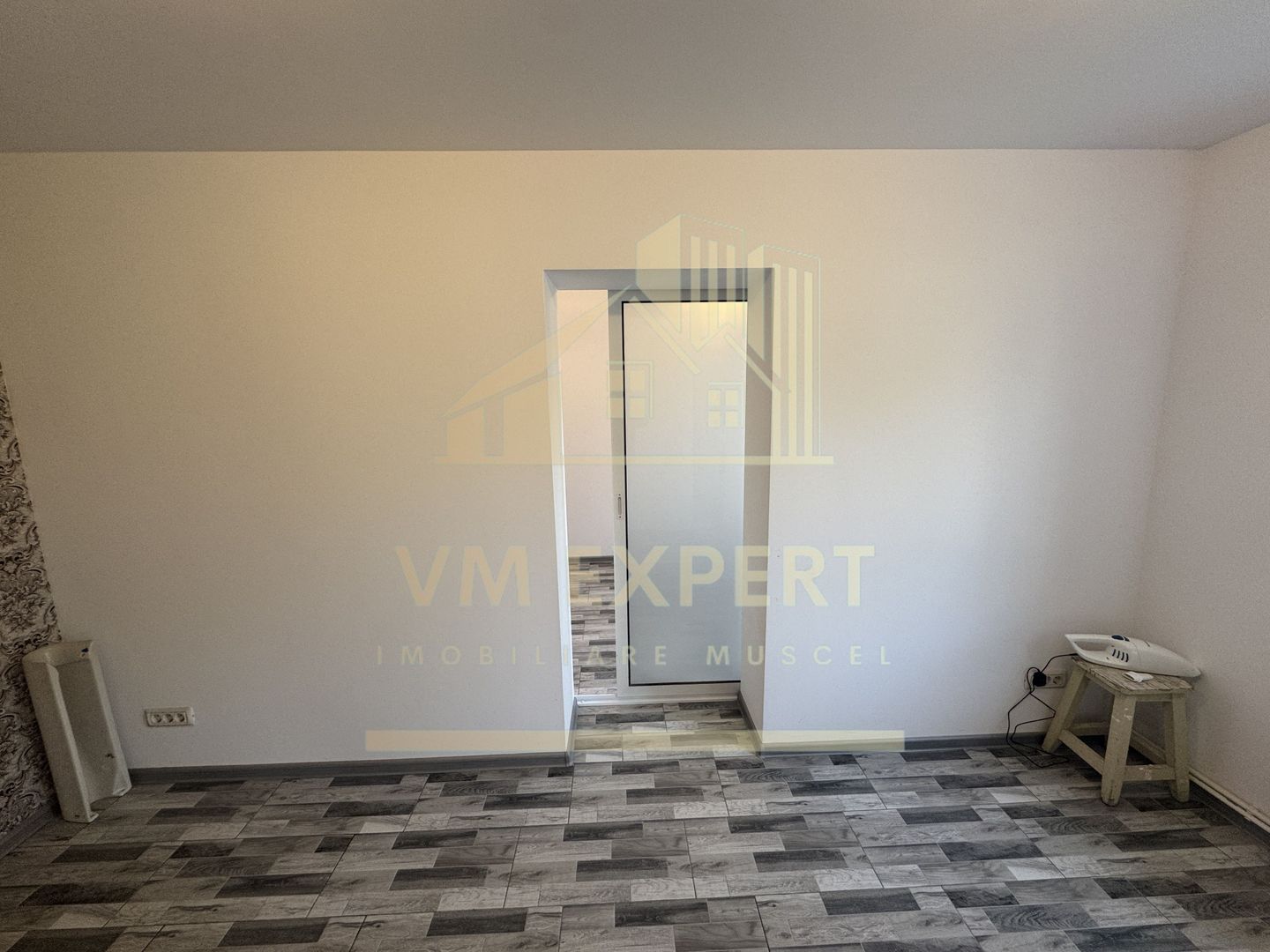 SPAȚU COMERCIAL 34 MP CAMPULUNG VIZAVI DE CENTRU MEDICAL CLUBUL SANATĂȚII - Poză 19