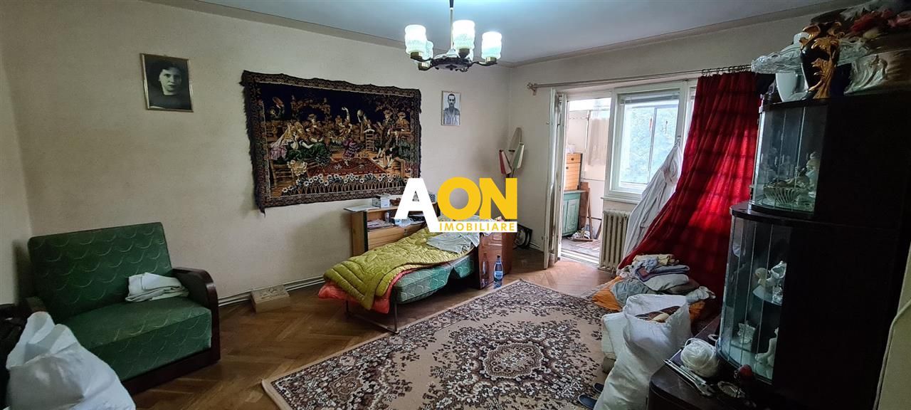 Apartament 3 camere, decomandat, str. Closca - Poză 2