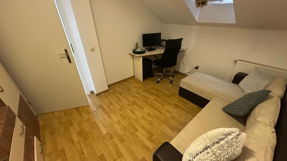 Casă / Vilă cu 5 camere zona Lunei - Poză 30