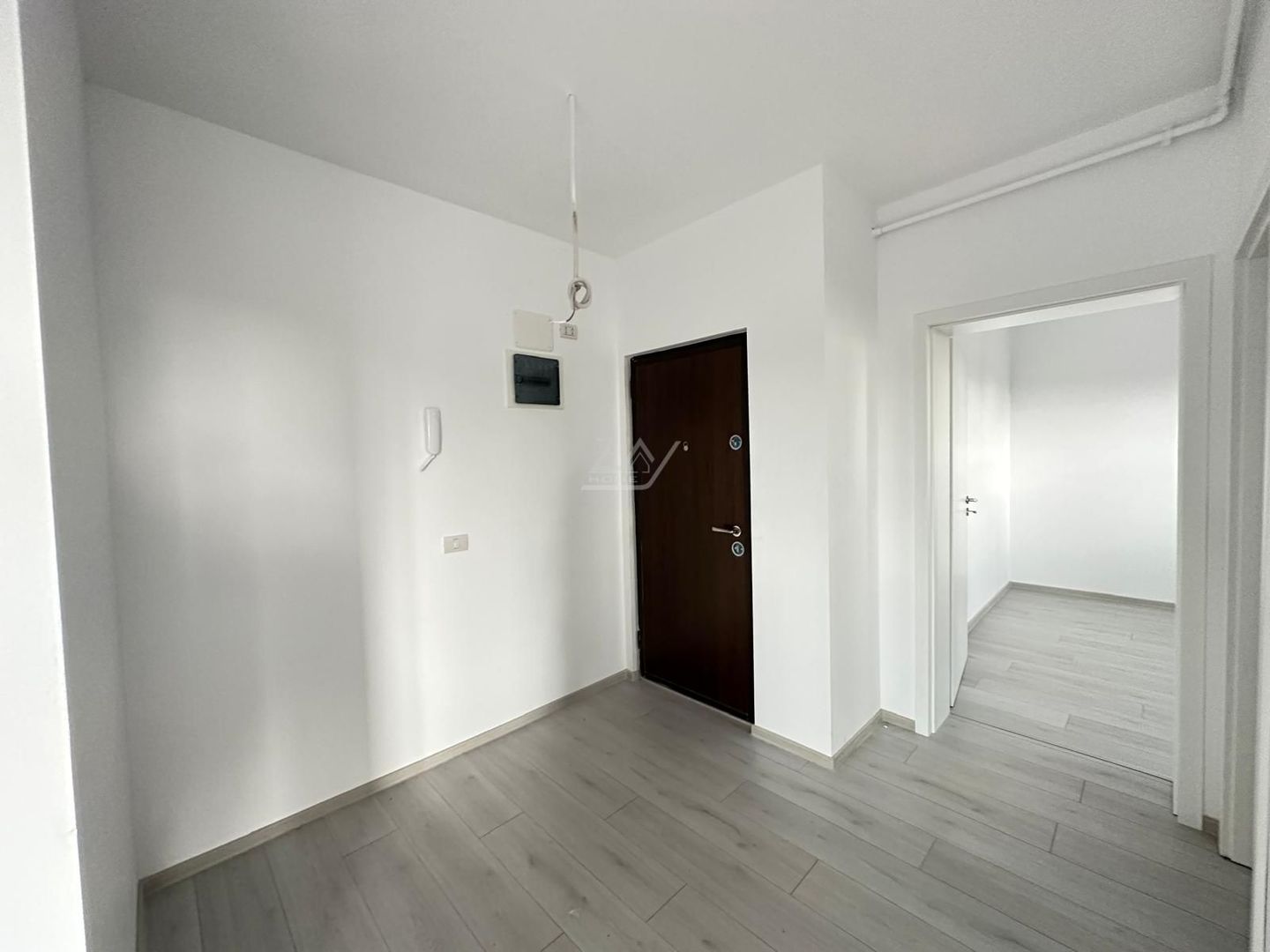 Bloc nou cu finisaje superioare. Etaj intermediar. Loc de parcare - Poză 6