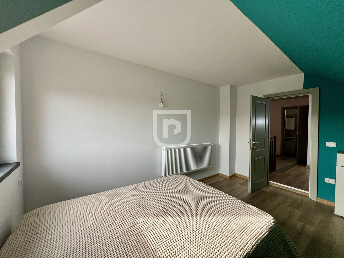 Casa din barne cu 3 dormitoare si pardoseala Gura Humorului - Poză 13