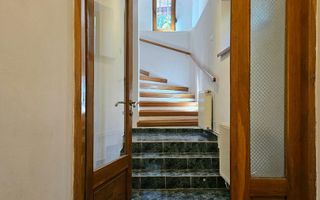 Casa deosebita cu 6 camere in  Centrul Brasovului - 210 mp - Poză 2