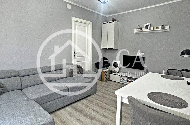 Apartament de vânzare cu 2 camere în zona Rogerius, Oradea - Poză 2
