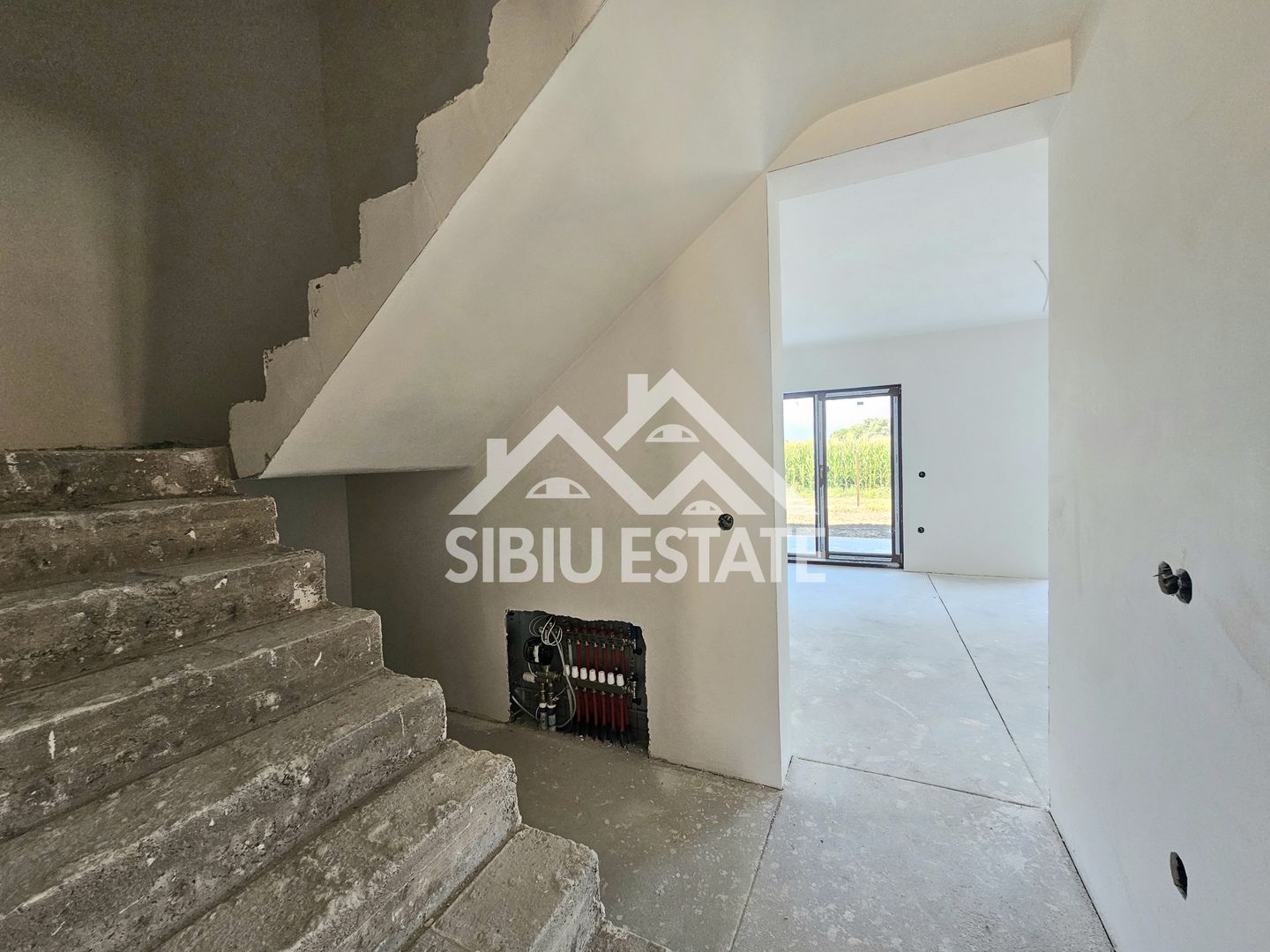 Casa noua 4 dormitoare, spatiu bun pentru familie - Poză 26