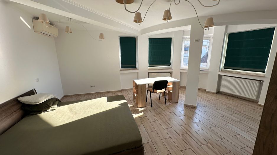 Apartment 4 camere Piata Unirii aproape de Medicina - Poză 13