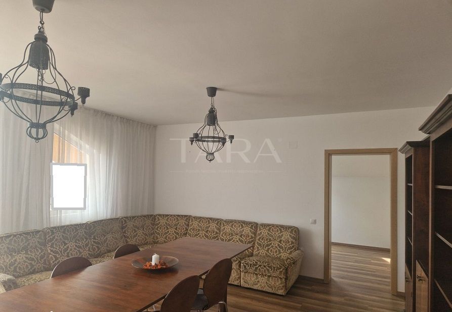 Apartament spațios cu 4 camere, în zona centrală Eroilor, Floresti. - Poză 1