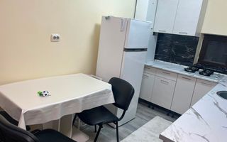 Apartament 2 camere, de inchiriat+ loc de parcare si terasa in curte - Poză 6