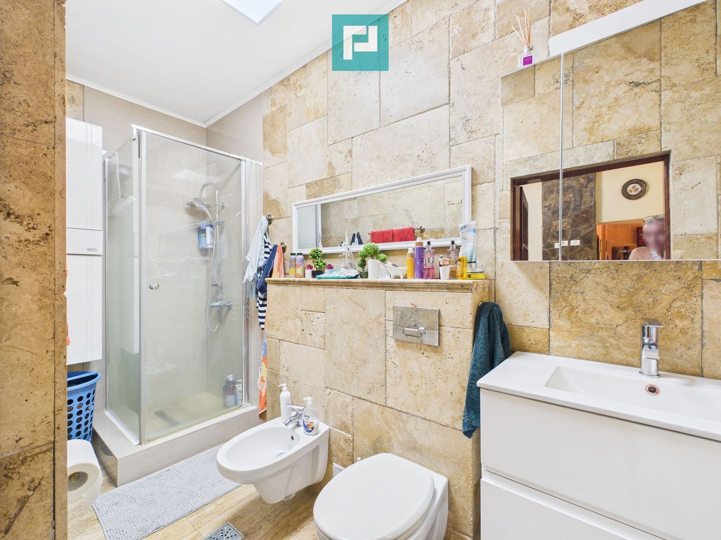 Casă și clădire de apartamente la Orțișoara - Poză 40