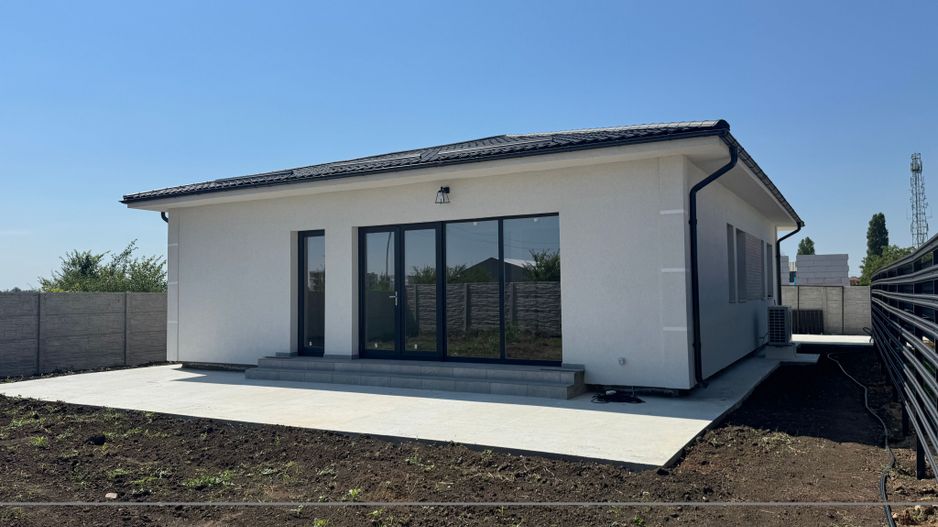 Casa parter Tunari 5 camere curte 400m2, 140m2, UTILITATI, zona buna - Poză 1