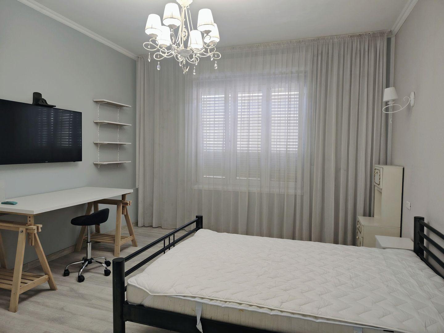 Apartament 3 camere la casa ,ultracentral, 550 E neg. Comision 50% - Poză 5