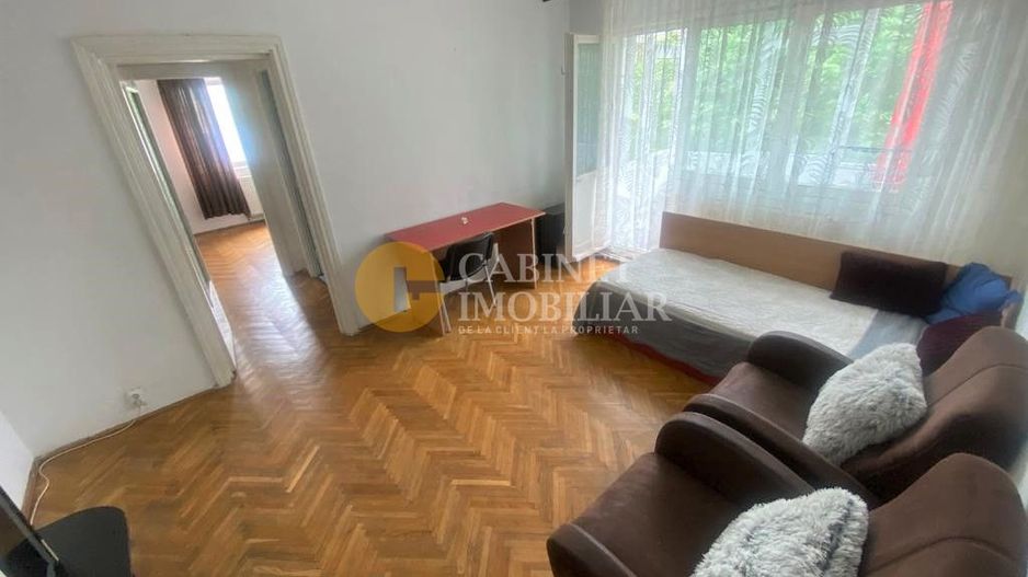 Etaj 3 apartament cu 3 camere zona Pod Ros - Poză 1