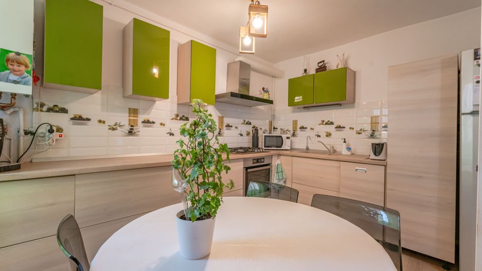 APARTAMENT 4 CAMERE ASTRA CARPATILOR - Poză 11