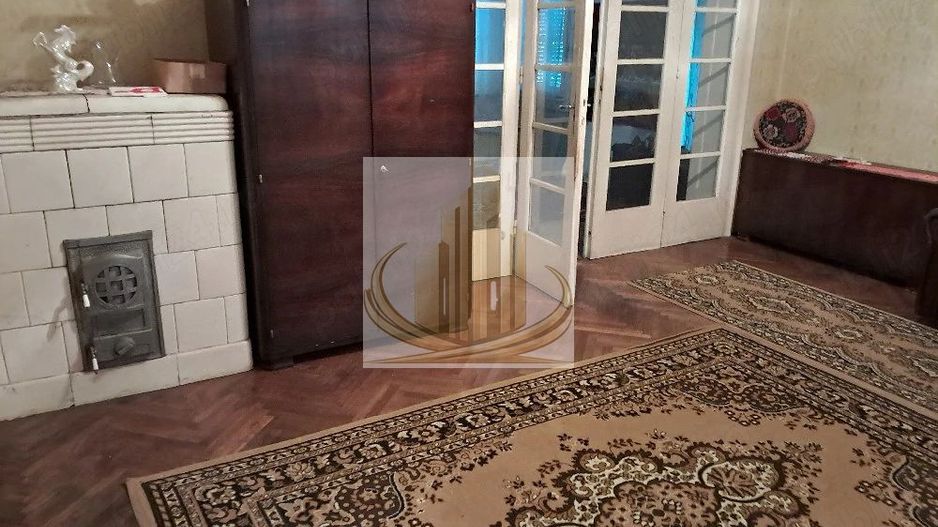 Casa Iosefin individuala 9 camere 3 apartamente - Poză 2
