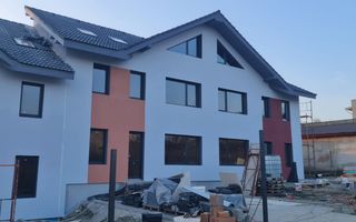 Casa de vânzare tip înșiruita la intrare in Cristian - Poză 8