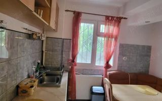 De inchiriat apartament cu 3 camere , Berceni Covasna sector4 - Poză 1