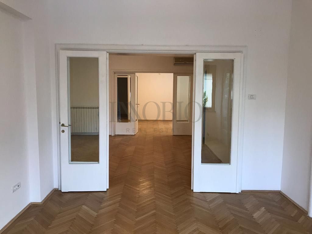 Apartament spațios cu 5 camere de vânzare | Piața Amzei - Poză 1
