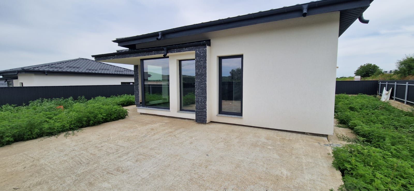 Casa 3  camere INTABULATA 70 mp.  Bucium Visan 140000 euro - Poză 9