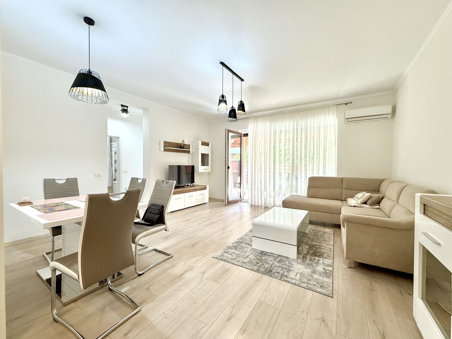 De închiriat apartament 3 camere cu gradină în Dumbrăvița - Poză 3