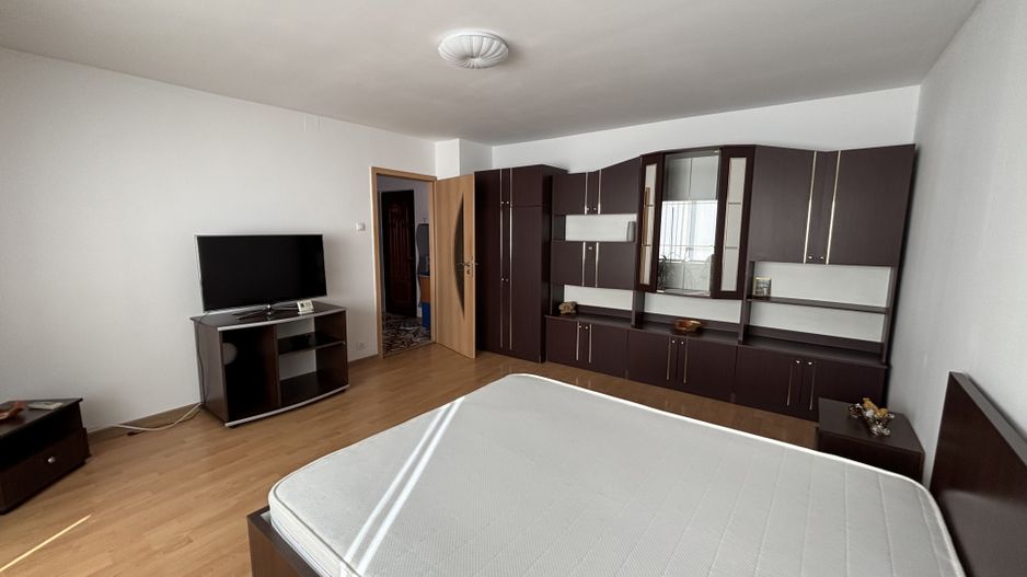 Apartament generos 2 camere - Poză 4