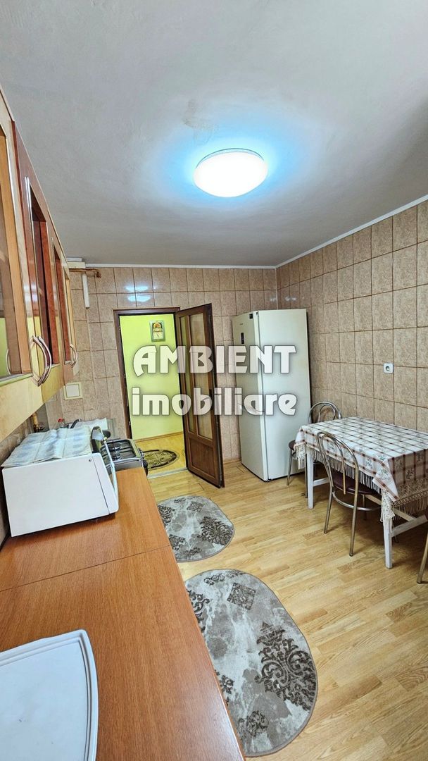 Apartament cu 3 camere, etaj 1, mobilat si utilat, zona CENTRU; - Poză 6