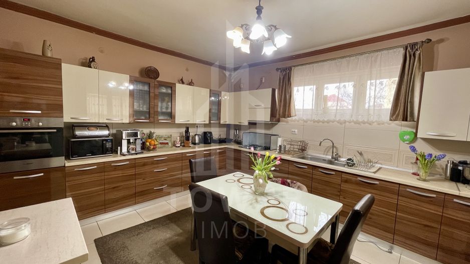 Casa spațioasă în Sibiu, cartierul Terezian – 325.000€ - Poză 4