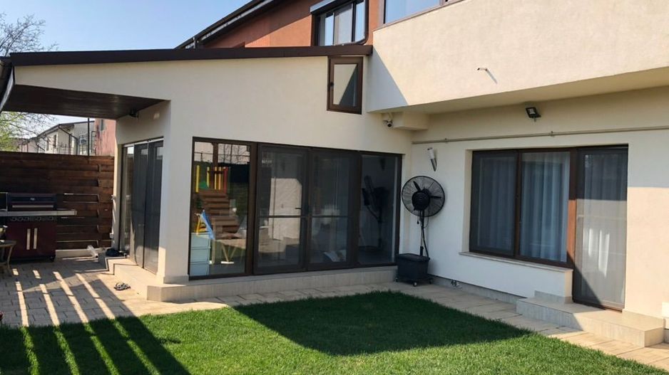 Vila Otopeni Central P+1+M, 0% comision - Poză 1