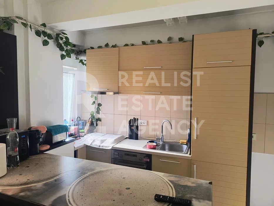 Vânzare, apartament cu 3 camere în zona Militari Residence - Poză 1