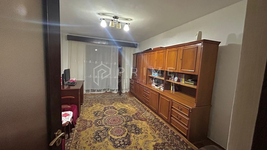 Apartament 3 camere de vânzare – spațios, luminos- str. Cutezanței - Poză 1