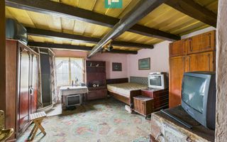 Casă tradiţională cu anexe în ODVOŞ, comuna Conop. - Poză 1